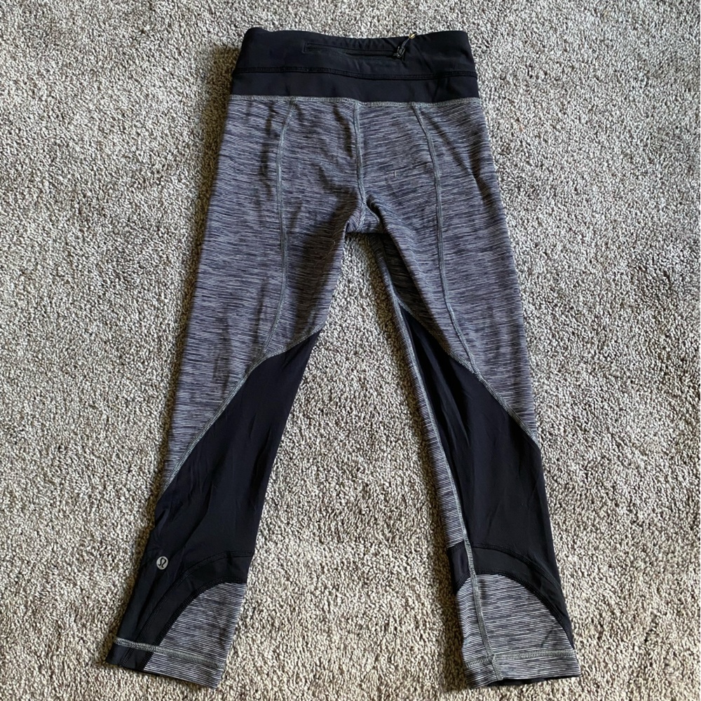 Lululemon capri - Picture 2 of 3